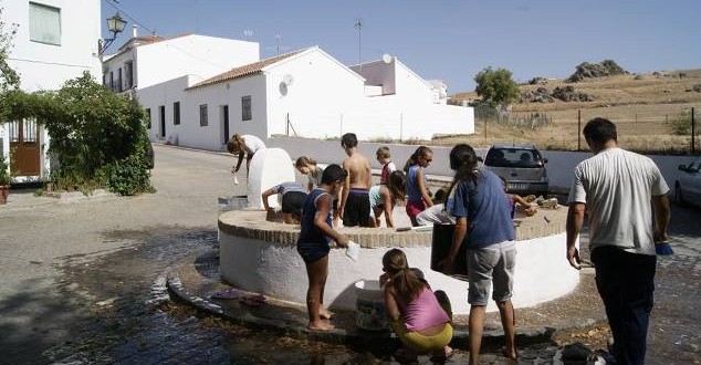 Niños cazalleros del barrio de El Chorrillo, ejemplo de civismo Niños cazalleros del barrio de El Chorrillo, ejemplo de civismo