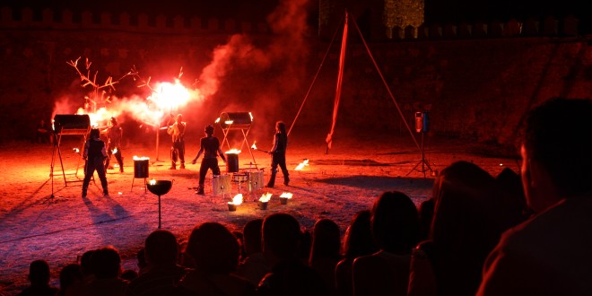 Alanís llena su castillo con el espectáculo “Tierra, aire, agua y fuego”