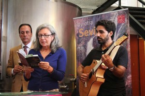 Tras la firma del convenio se recitaron algunos poemas relacionados con el vino y se celebró una cata. Foto: Paco Conde (Turnature).