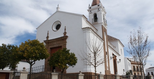 Las Navas de la Concepción rehabilita su parroquia gracias a las donaciones de la feligresía