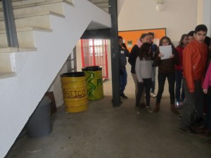 Escolares de 2º de ESO del Cazalla realizan un diagnóstico del IES El Carmen.