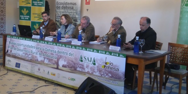 Asaja celebró en El Pedroso una jornada sobre las nuevas oportunidades de la dehesa
