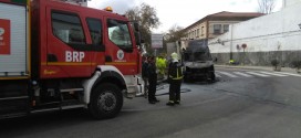 Sofocado el incendio de una furgoneta en Cazalla