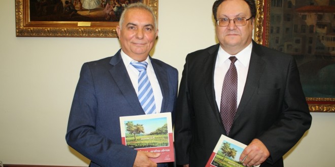 Jesús Ramón Trancoso y Manuel Carlos Pérez presentaron su libro “Sierra Morena, jardines eternos”