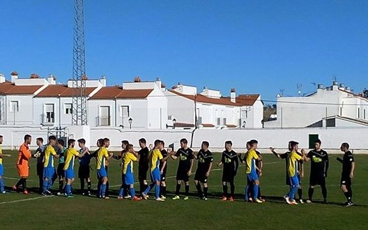 El Liceo de Alanís consigue su primera victoria y el Cazalla continúa arriba en la clasificación