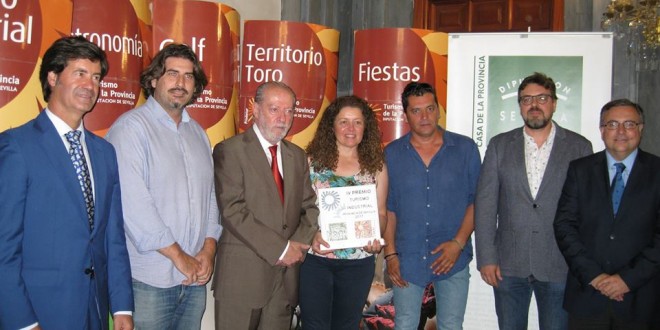 El punto de información Cerro del Hierro recibe el IV Premio de Turismo Industrial concedido por la Diputación